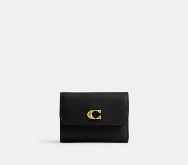 Daily Drop! Carry Chic – Win a Coach Leather Card Holder